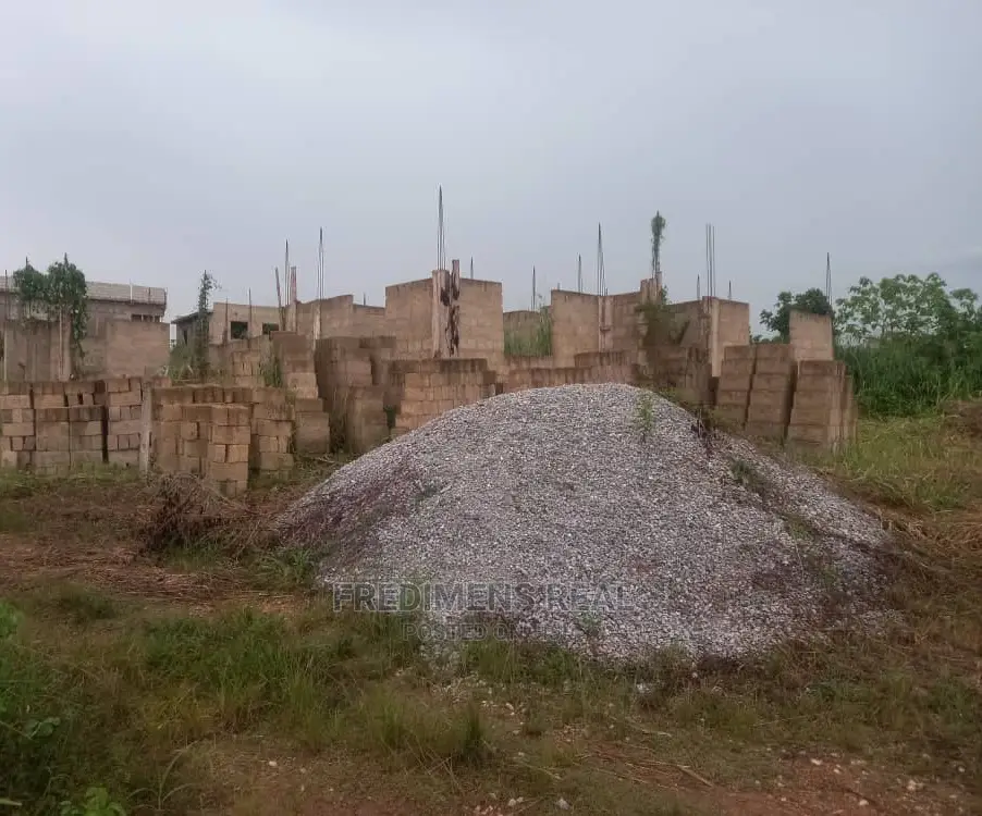 4bdrm House in Fredimens Real, Kumasi Metropolitan for Sale
