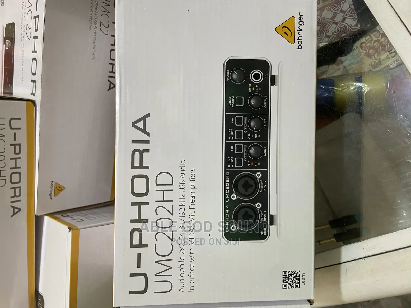 Behringer Sound Card U-Phoria UMC202HD or Audio Interface