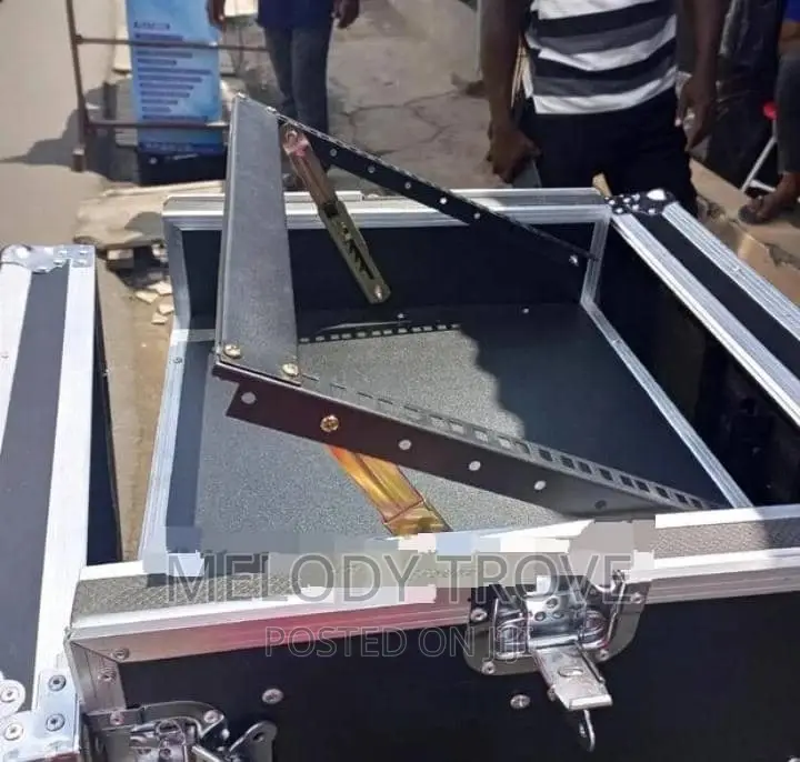 Amplifier Rack 16u (Black)