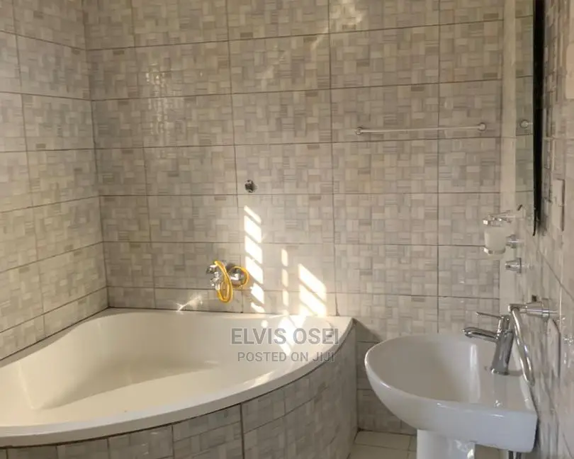 3bdrm House in Palas Town, Awoshie for Rent