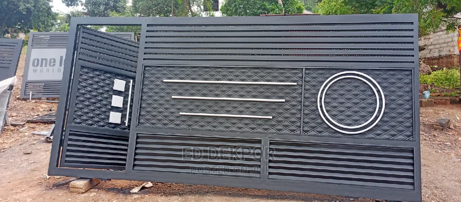 Jl Metal Gate