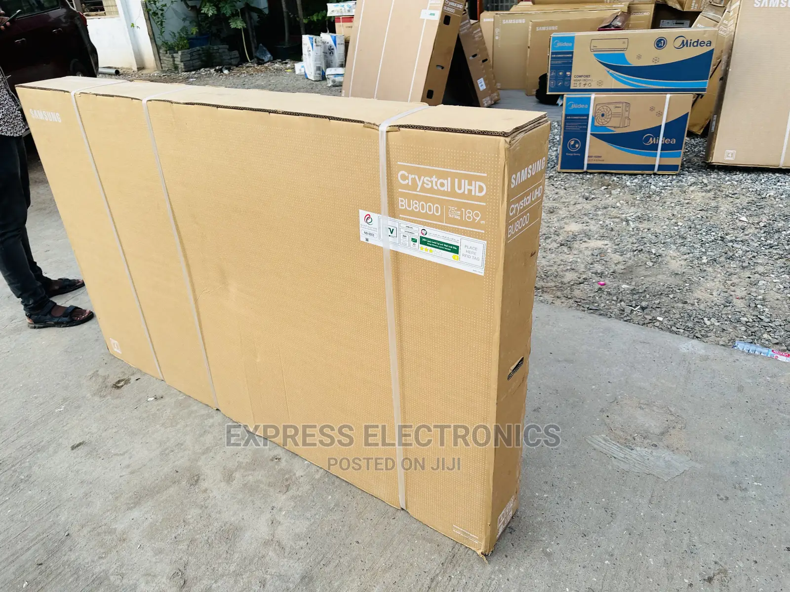 Crystal Display Samsung UHD Screen  Tv 75bu8000