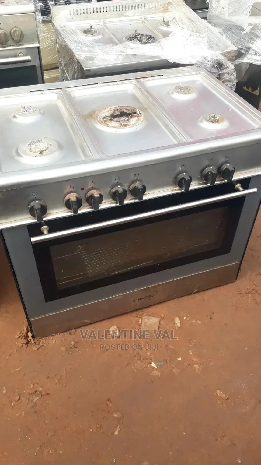Sweet Kenwood Cooker With 5 Knobs
