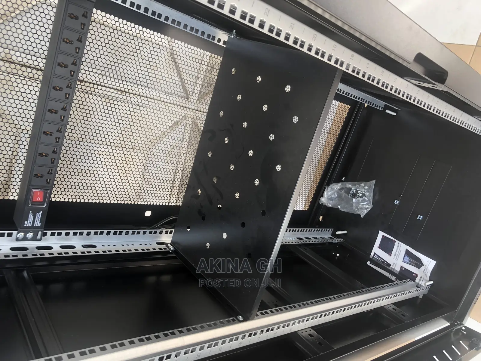 32u Network Cabinet 600x600 With Fan