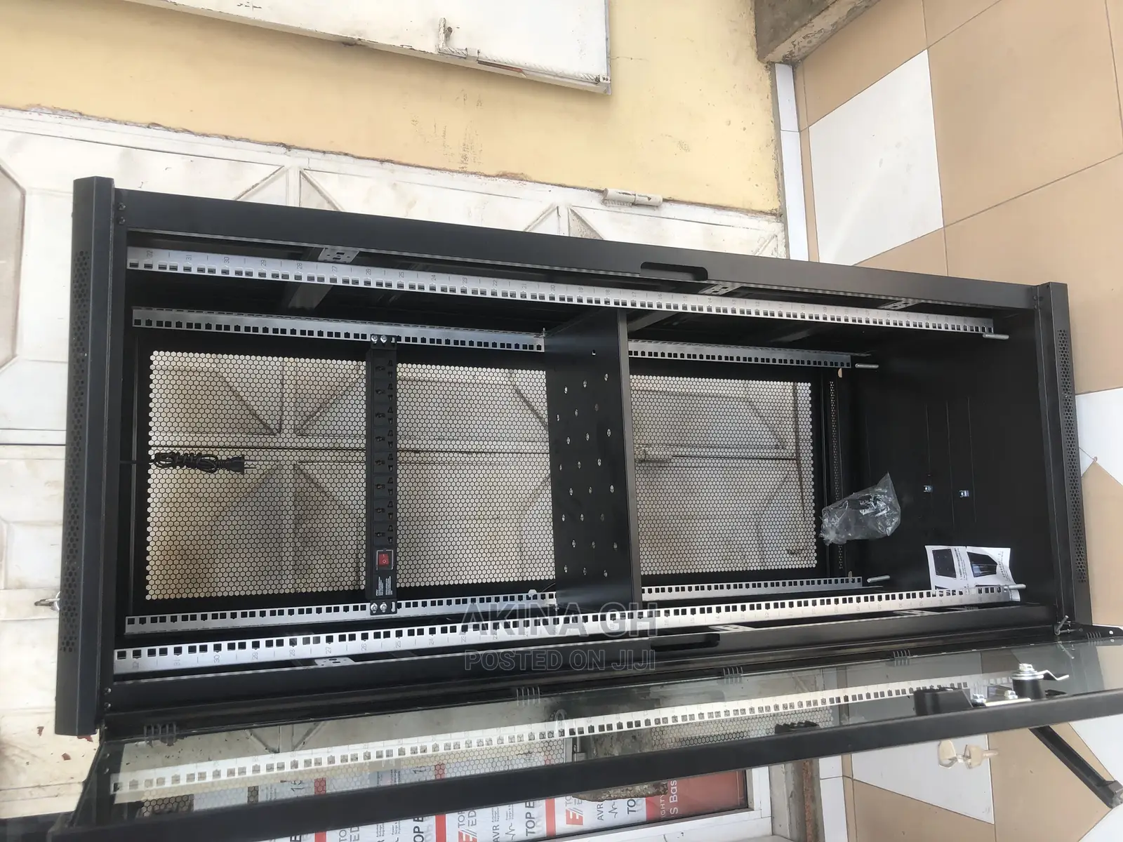 32u Network Cabinet 600x600 With Fan