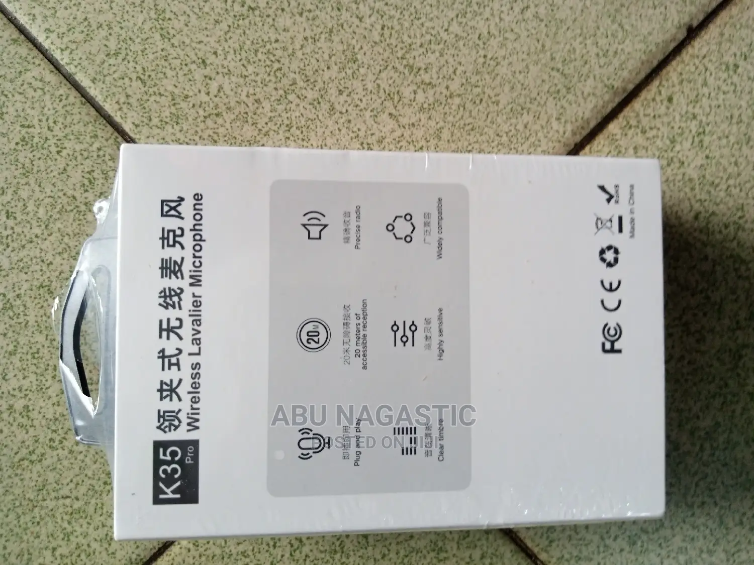  Wireless Lavalier Lapel Microphone