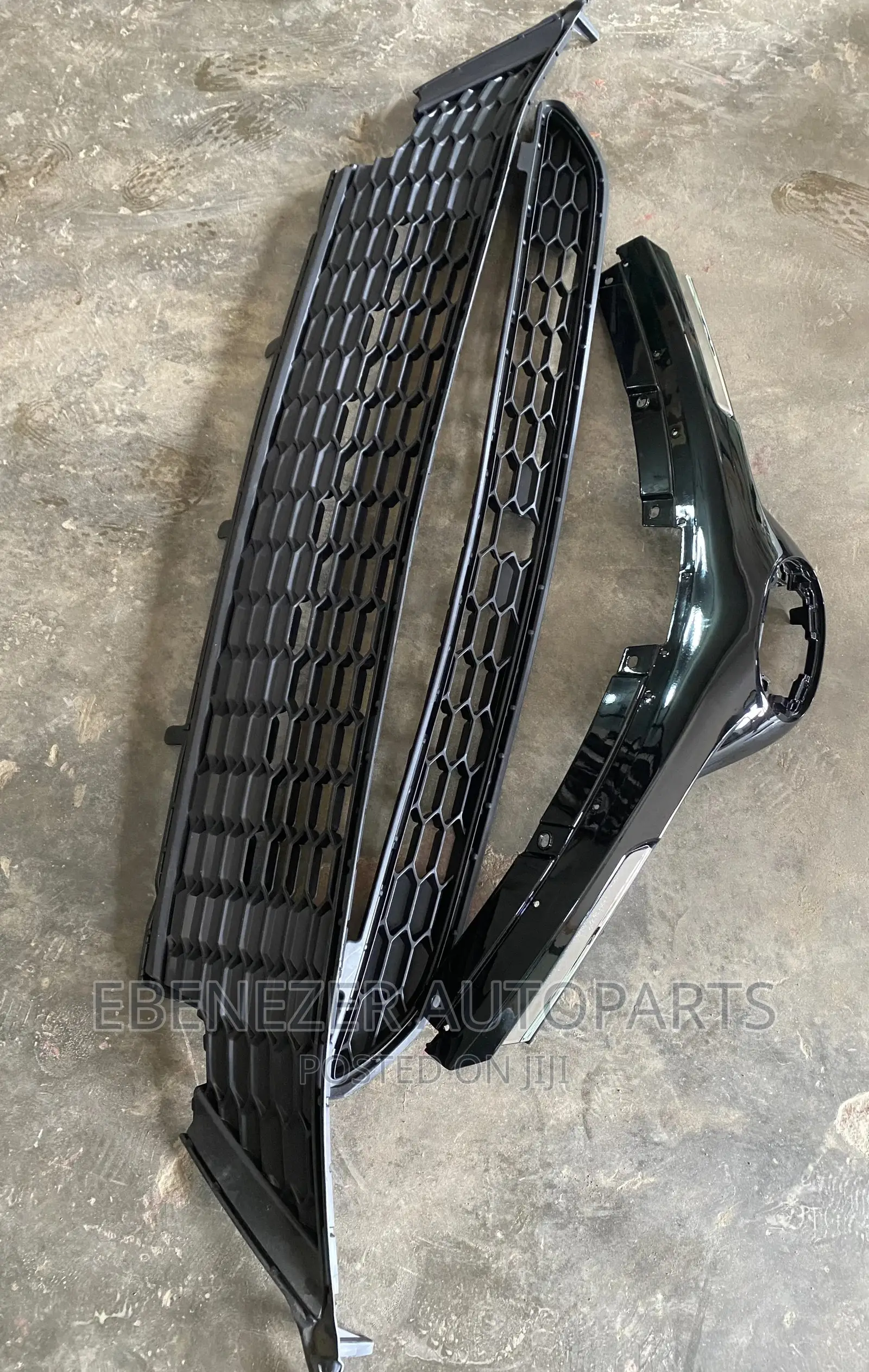Toyota Rav 4 2016 Bumper Grille