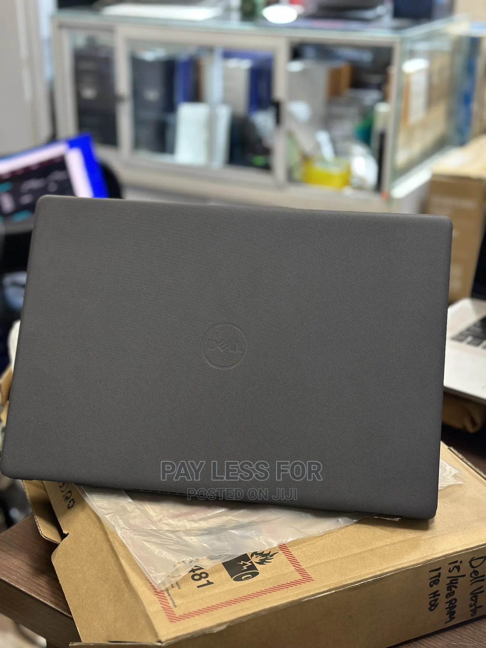 New Laptop Dell Vostro 15 3000 4GB Intel Core I5 HDD 1T