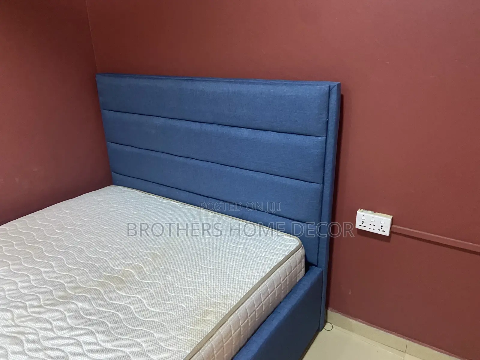 Blue Queen Size Bedframe 60X80 With Mattress