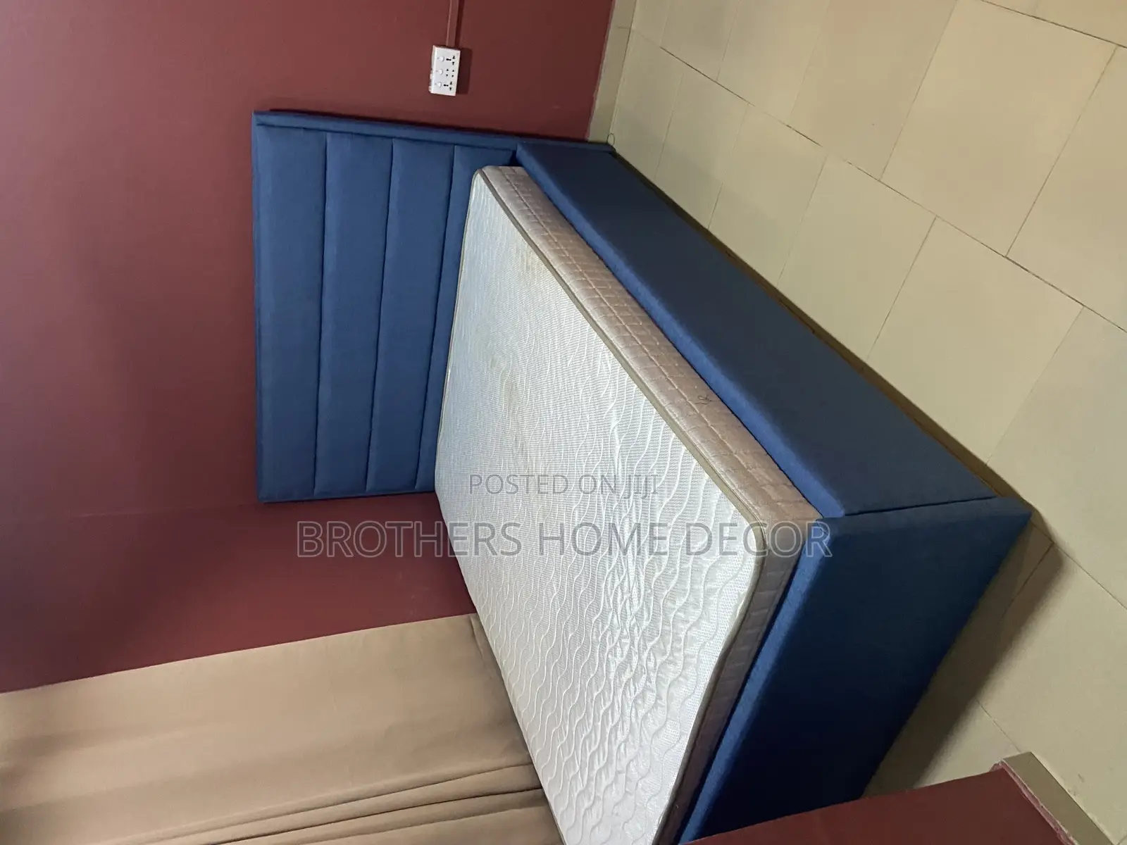 Blue Queen Size Bedframe 60X80 With Mattress