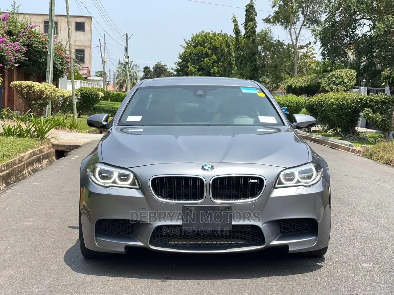 BMW M5 Base RWD 2016 Gray