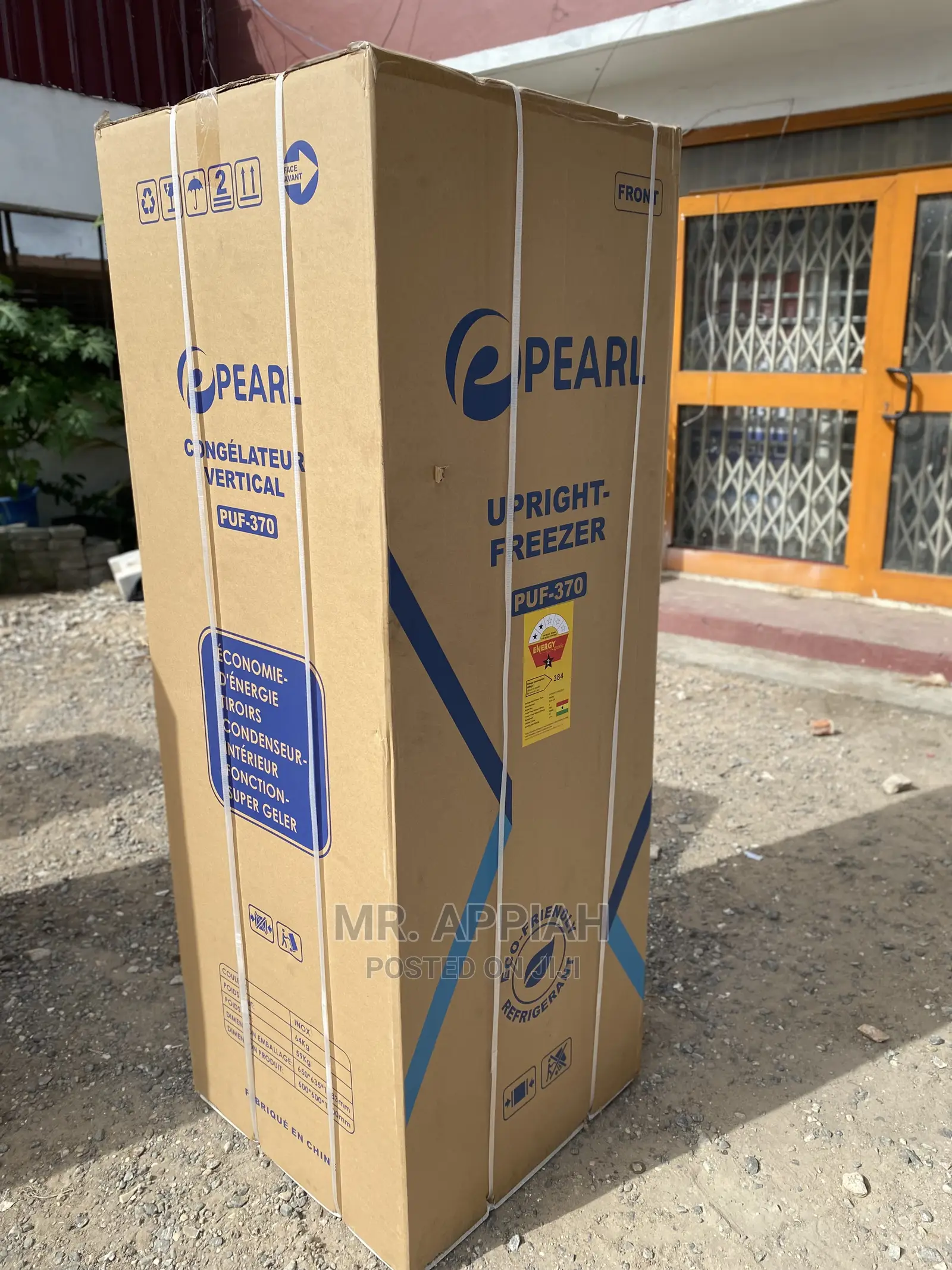 High Quality Pearl Upright Freezer Available(PUF-370) 