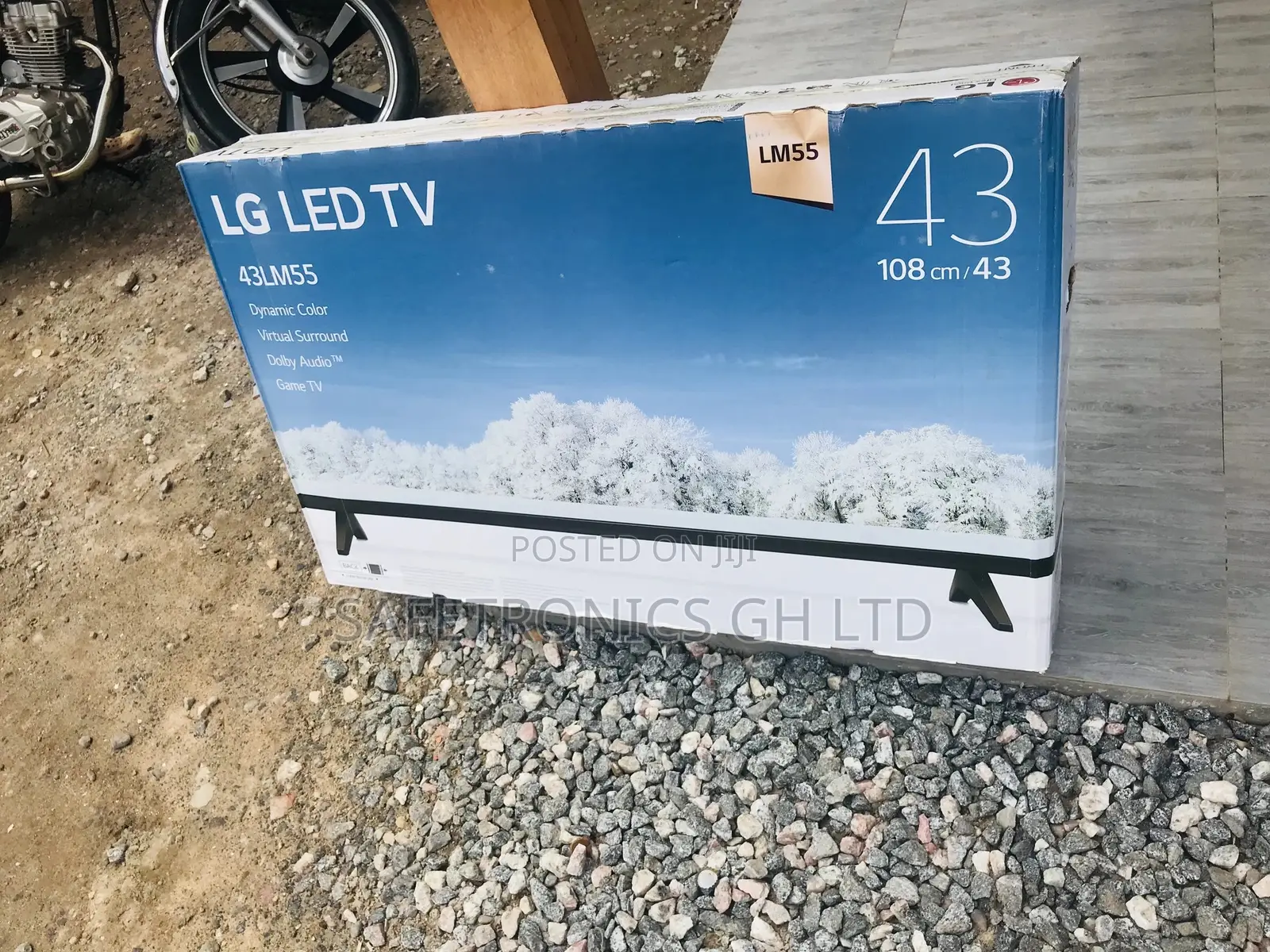 Dynamic Color LG Smart 43” LED TV Glossy 