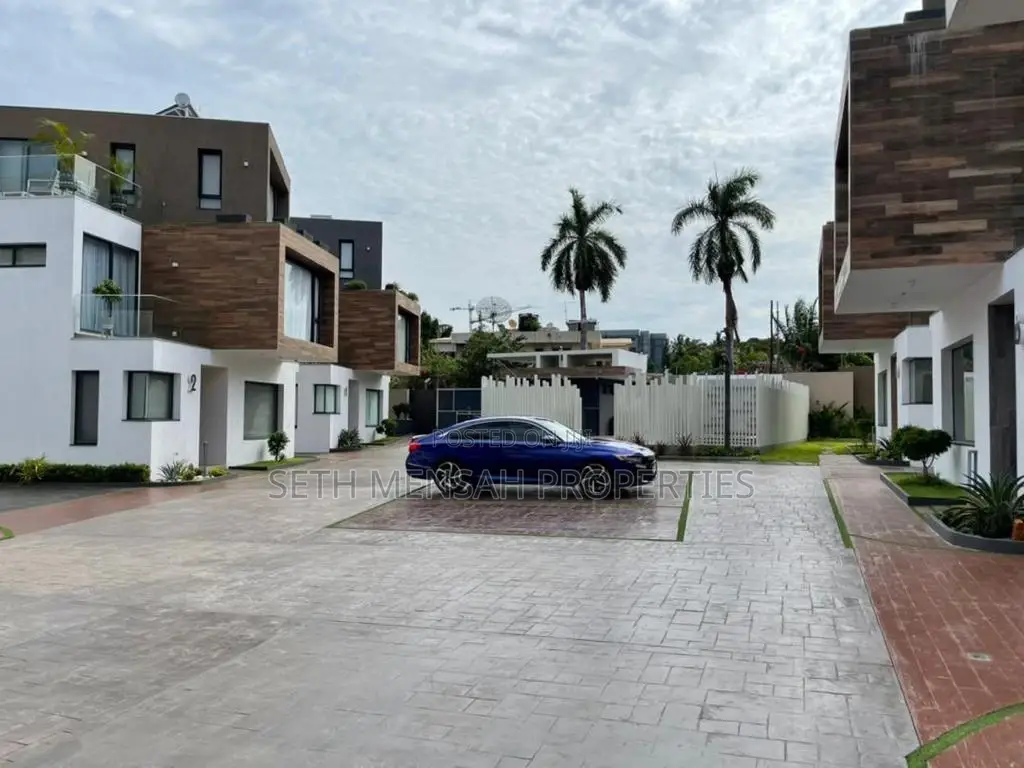 4bdrm Townhouse/Terrace in Skm, US Embassy Area for sale