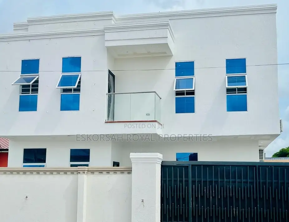 3bdrm House in Ashaley Botwe, Little Roses Area for sale