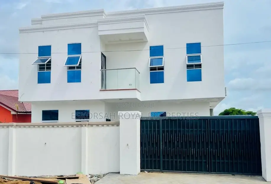 3bdrm House in Ashaley Botwe, Little Roses Area for sale