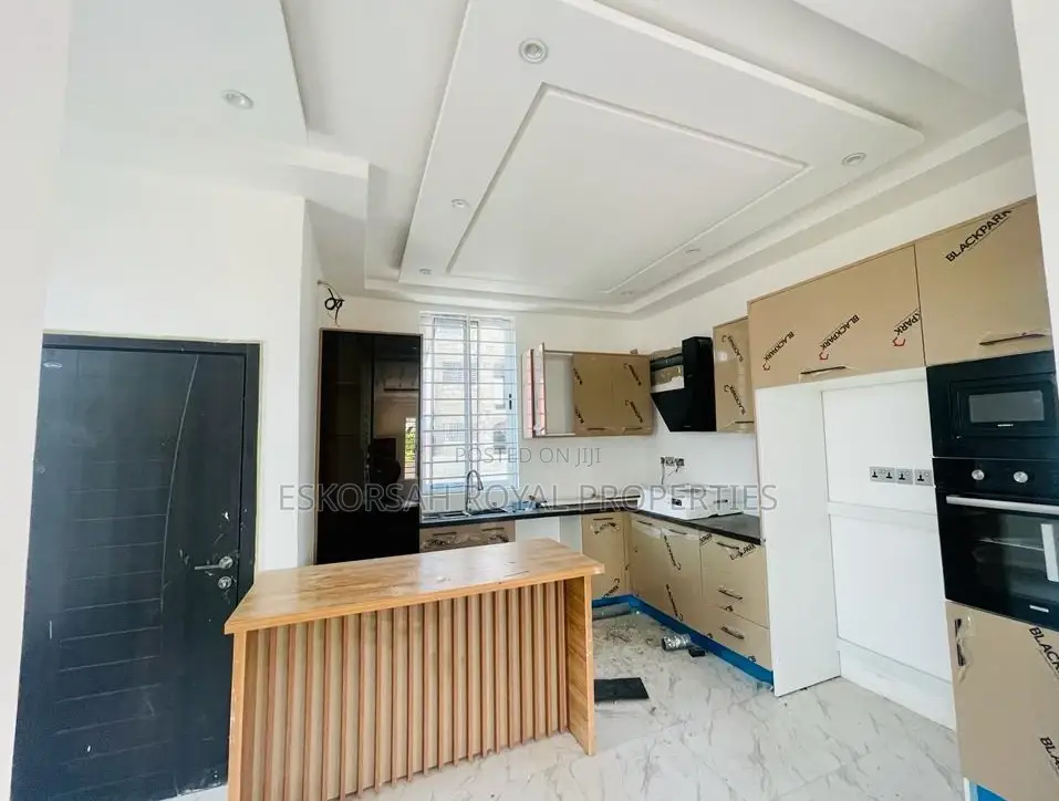 3bdrm House in Ashaley Botwe, Little Roses Area for sale