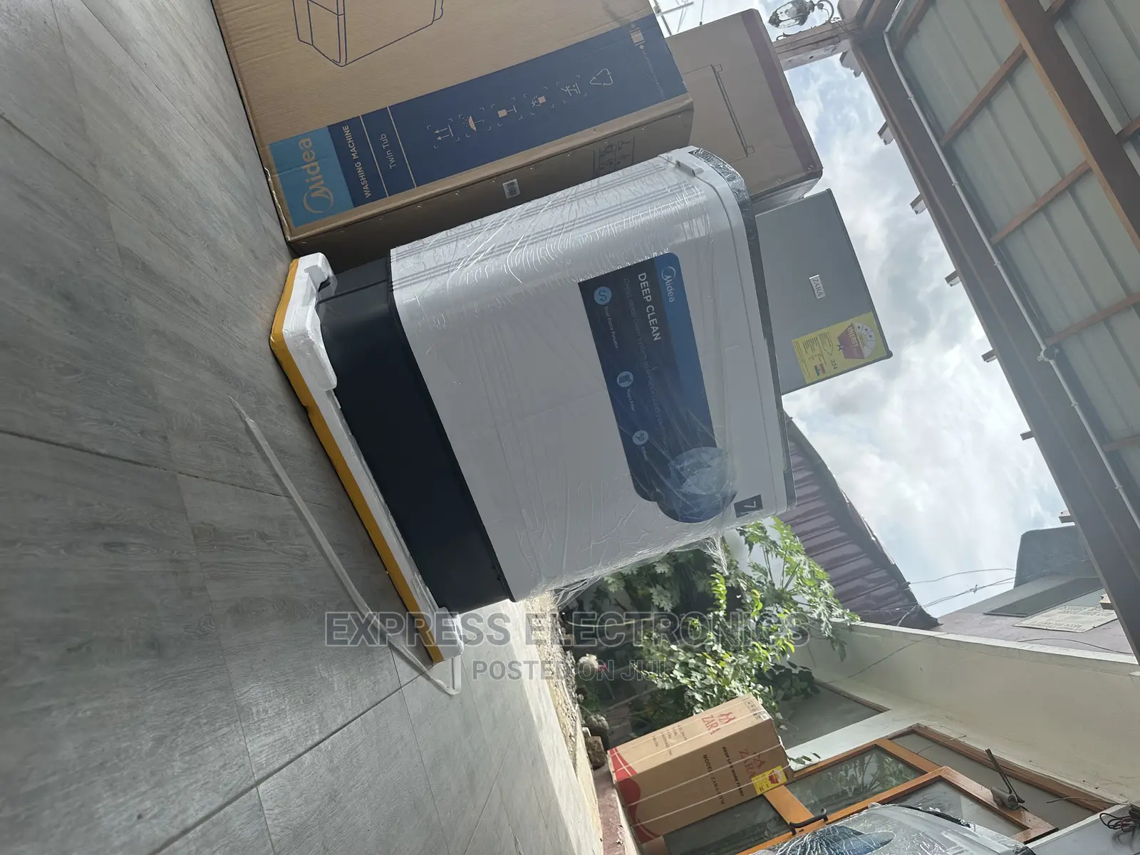 Amazing  Deal on 7kg Twintub Midea Washing Machine