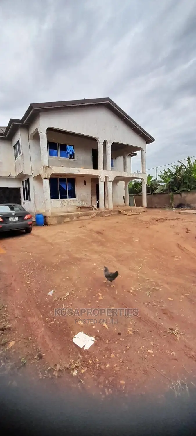 6bdrm House in Afianya Mataheko, Tema Metropolitan for sale