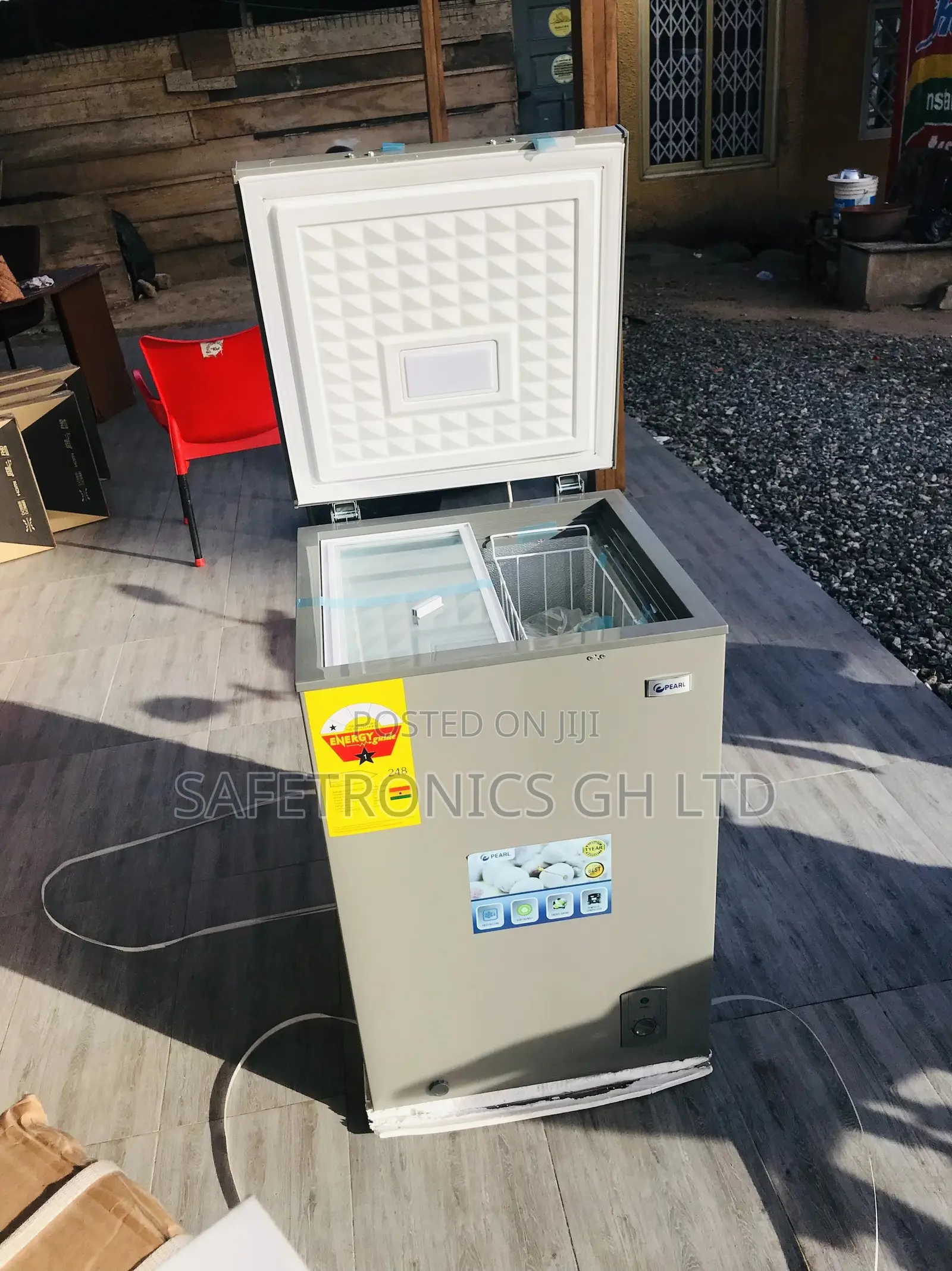 Affordable Nice Pearl PCF-185 Chest Freezer 141L 