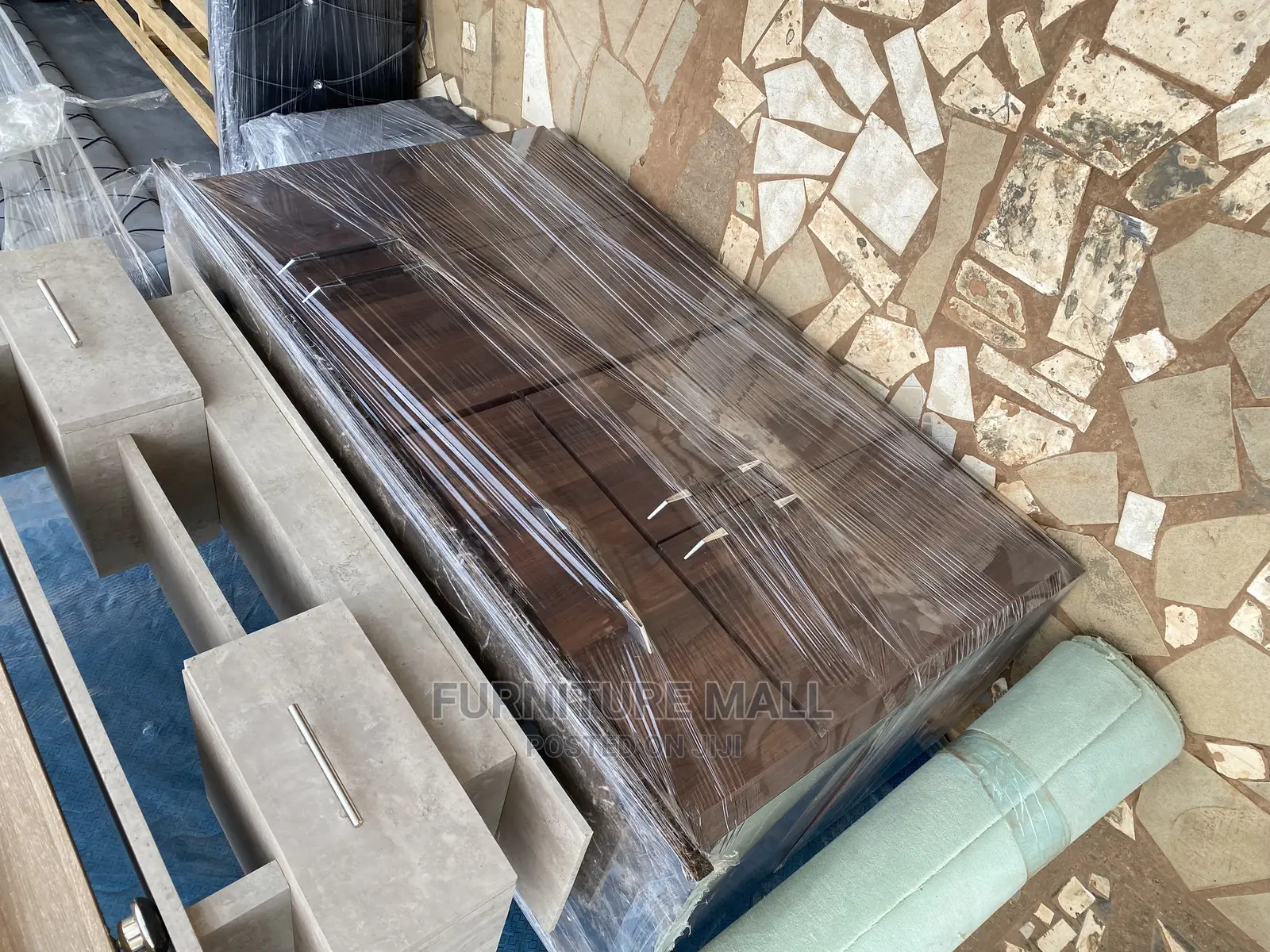 Quality Kitchen Cabinets 5 Feet . Free Delivery
