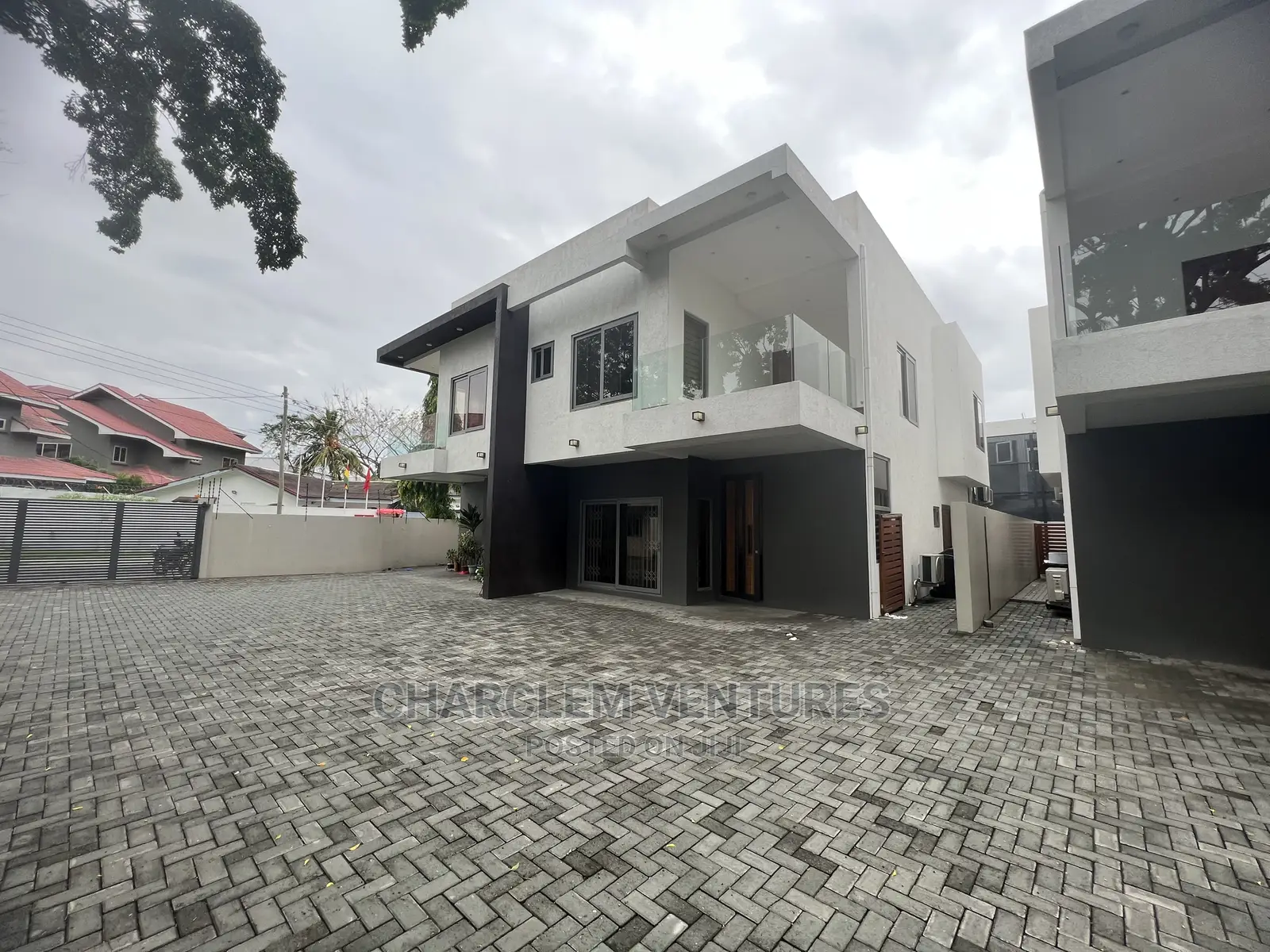 Furnished 3bdrm Townhouse / Terrace in Charclem Ventures, Labone