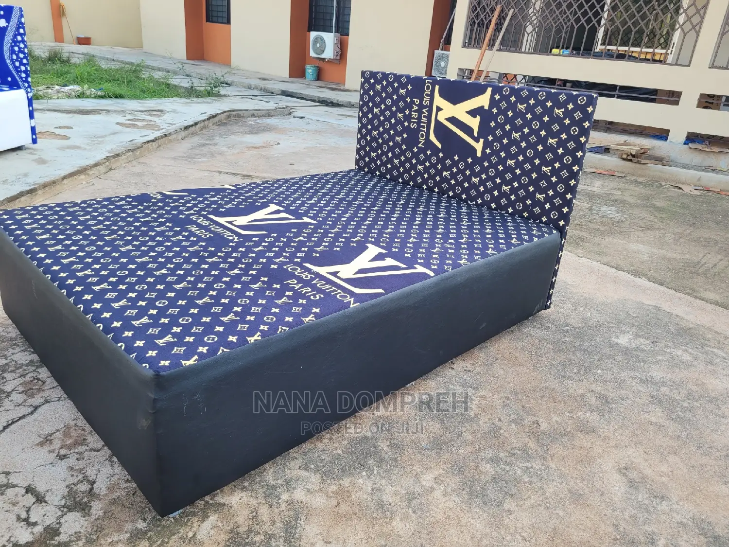 Inbuilt Double Bed