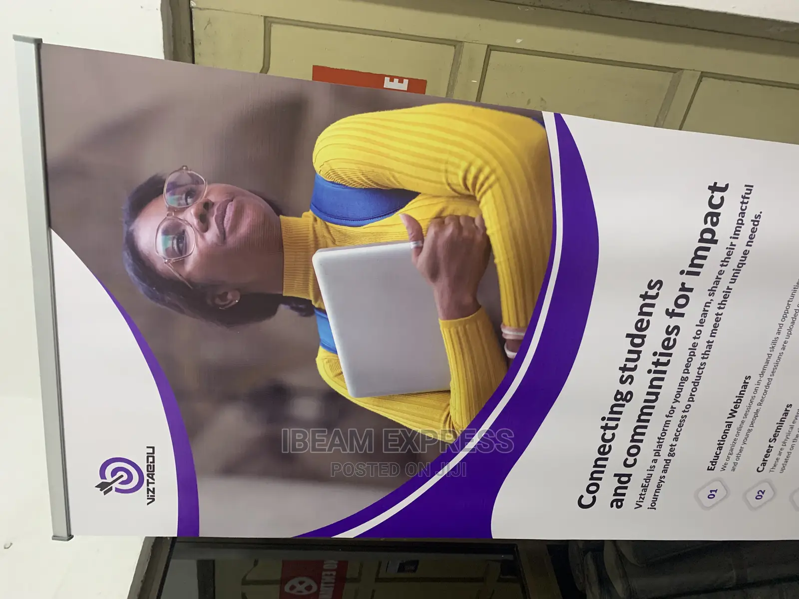 Pull Up Banner With Machine