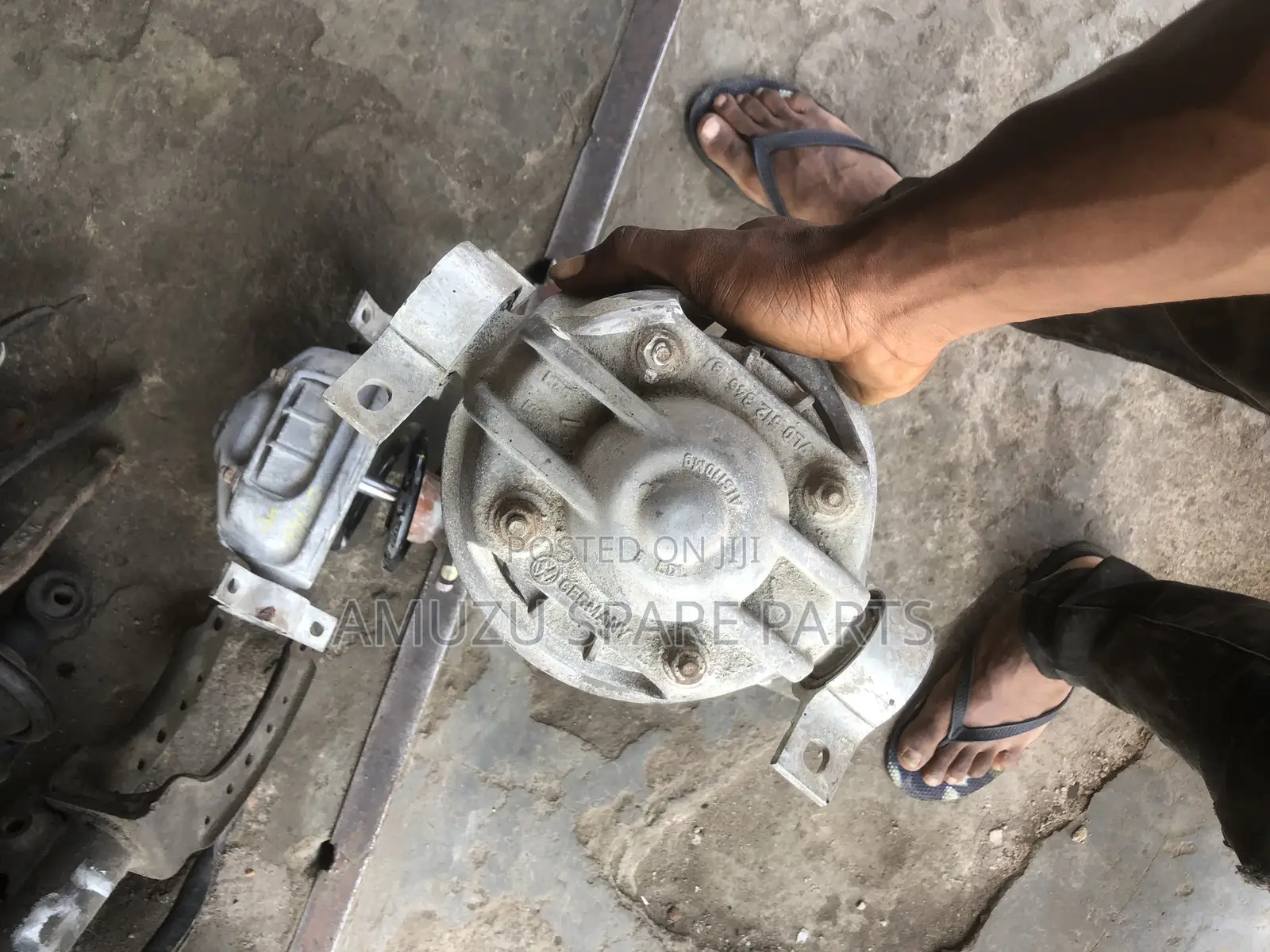 VW Touareg Back Shocks