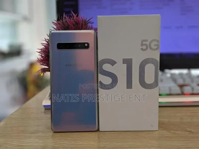 New Samsung Galaxy S10 5G 256 GB Black