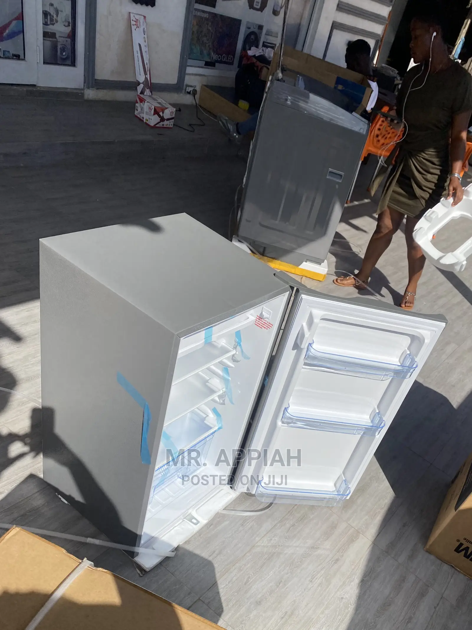 High Quality Pearl PF-109 Refrigerator With Top Freezer(80L)
