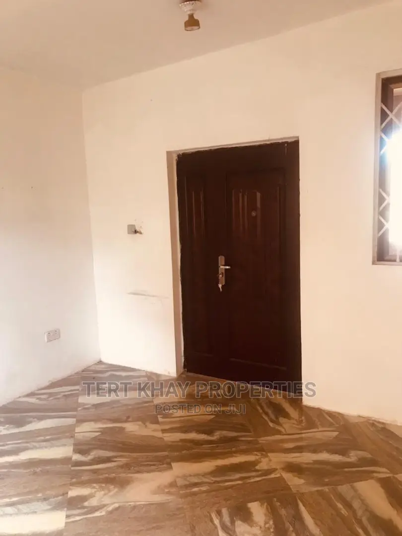 9bdrm House in Greda Estate for sale