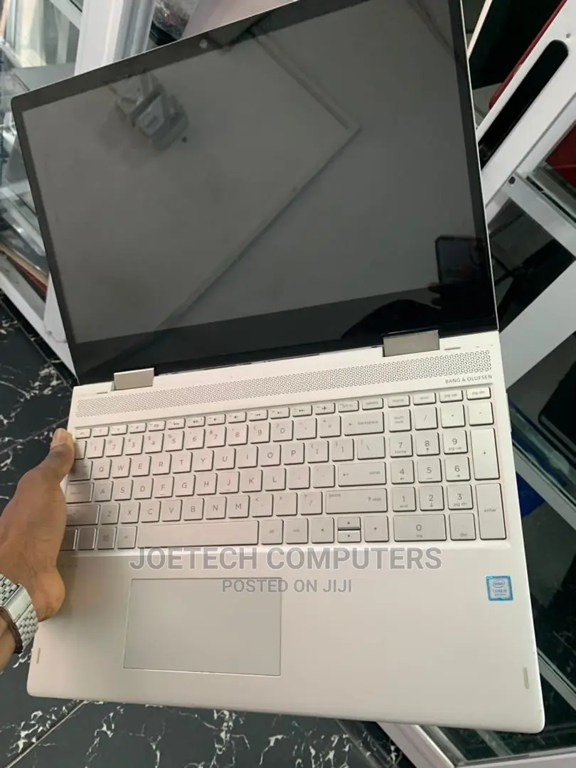 Laptop HP Envy x360 15-cp0013nr 12GB Intel Core i5 HDD 1T