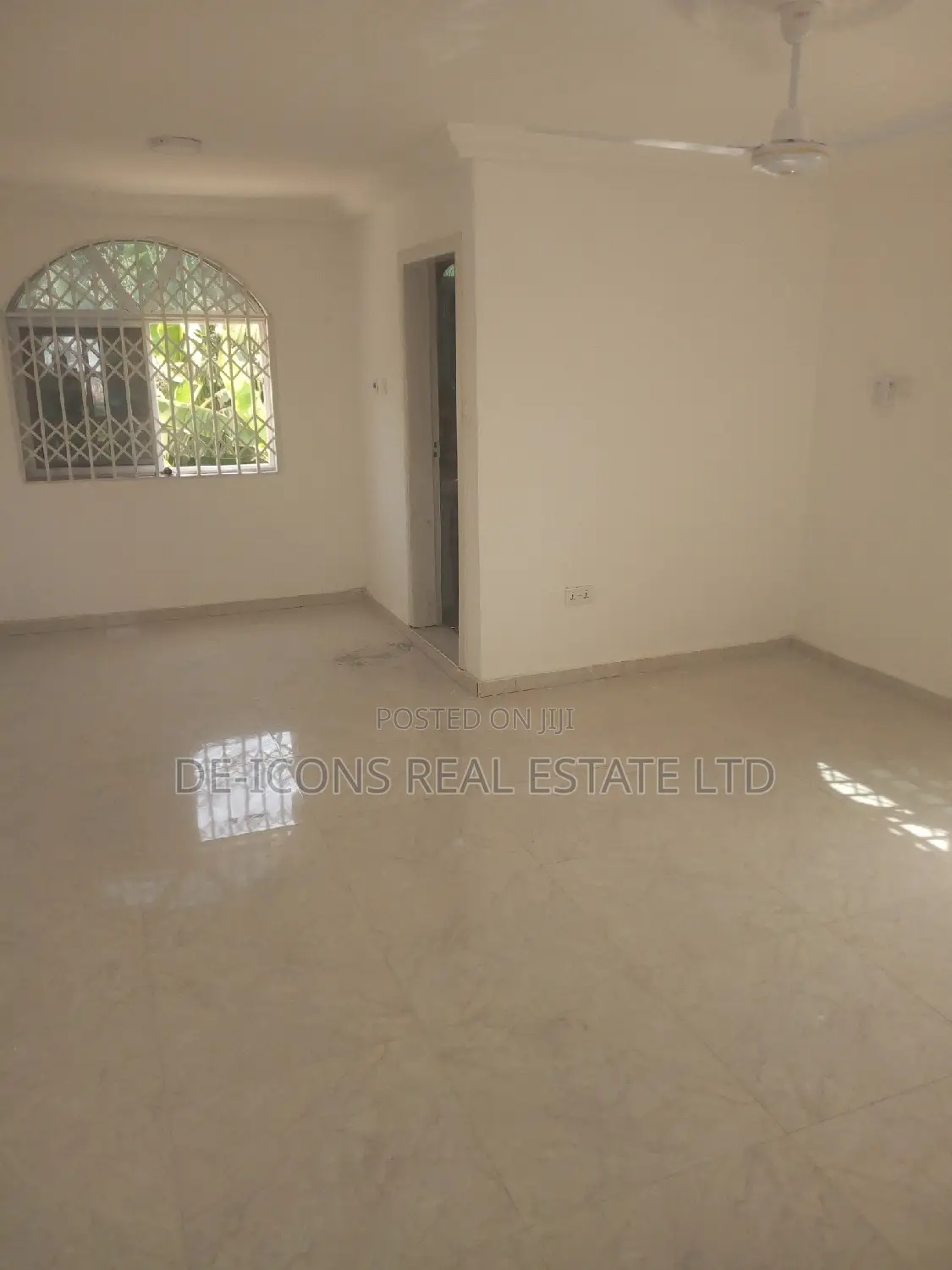 2bdrm Duplex in De-Icons Real Estate, Awutu Senya East Municipal