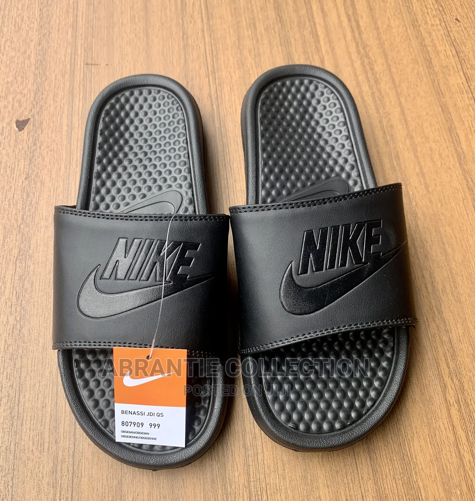 Nike Benassi Slides