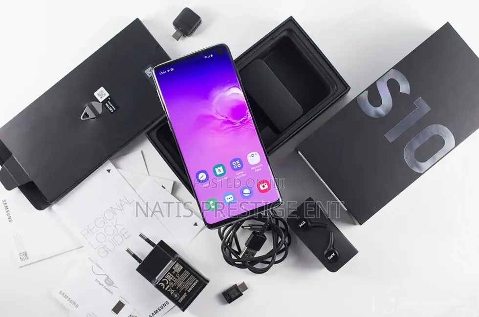 New Samsung Galaxy S10 128 GB Black
