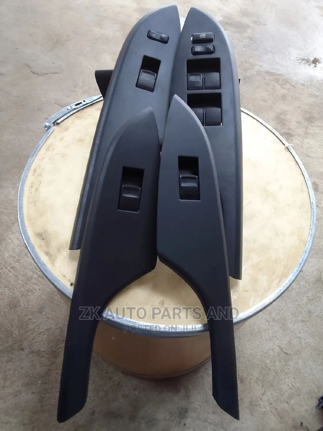 Toyota Corolla Door Rollers (Switch)