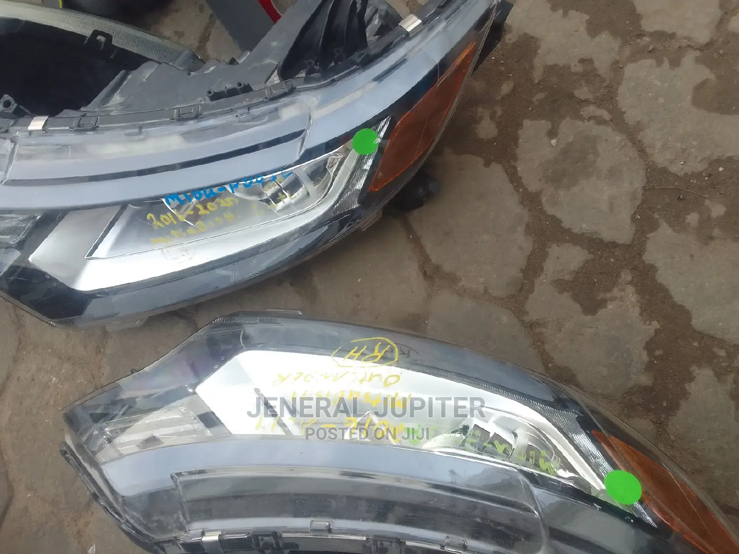 Mitsubishi Outlander 2017-18 Headlight Pair.