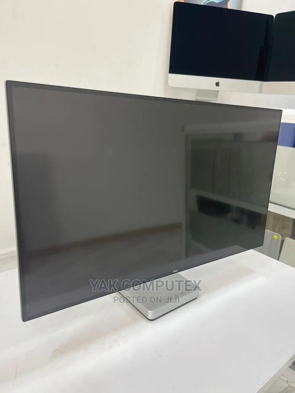 Dell 27 Inch Edgless Professional Monitor