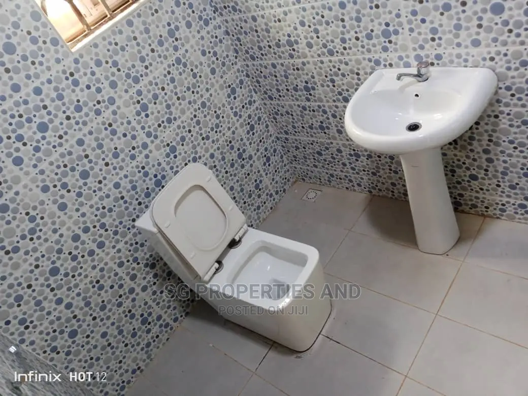 3bdrm House in Kfc, Spintex for rent