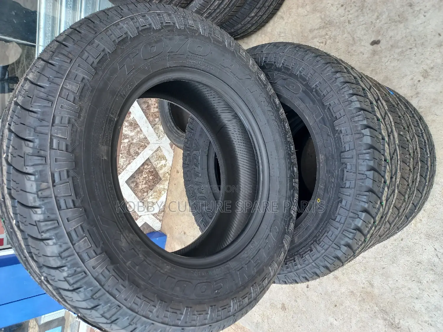ORIGINAL YOKOHAMA 275/65r17tyres Available
