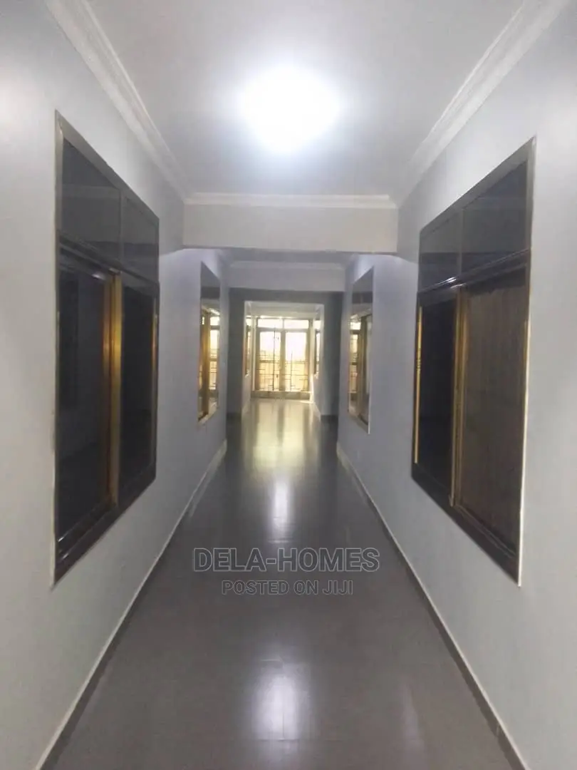 Single Room Sc for Rent at Adenta Housing Down.