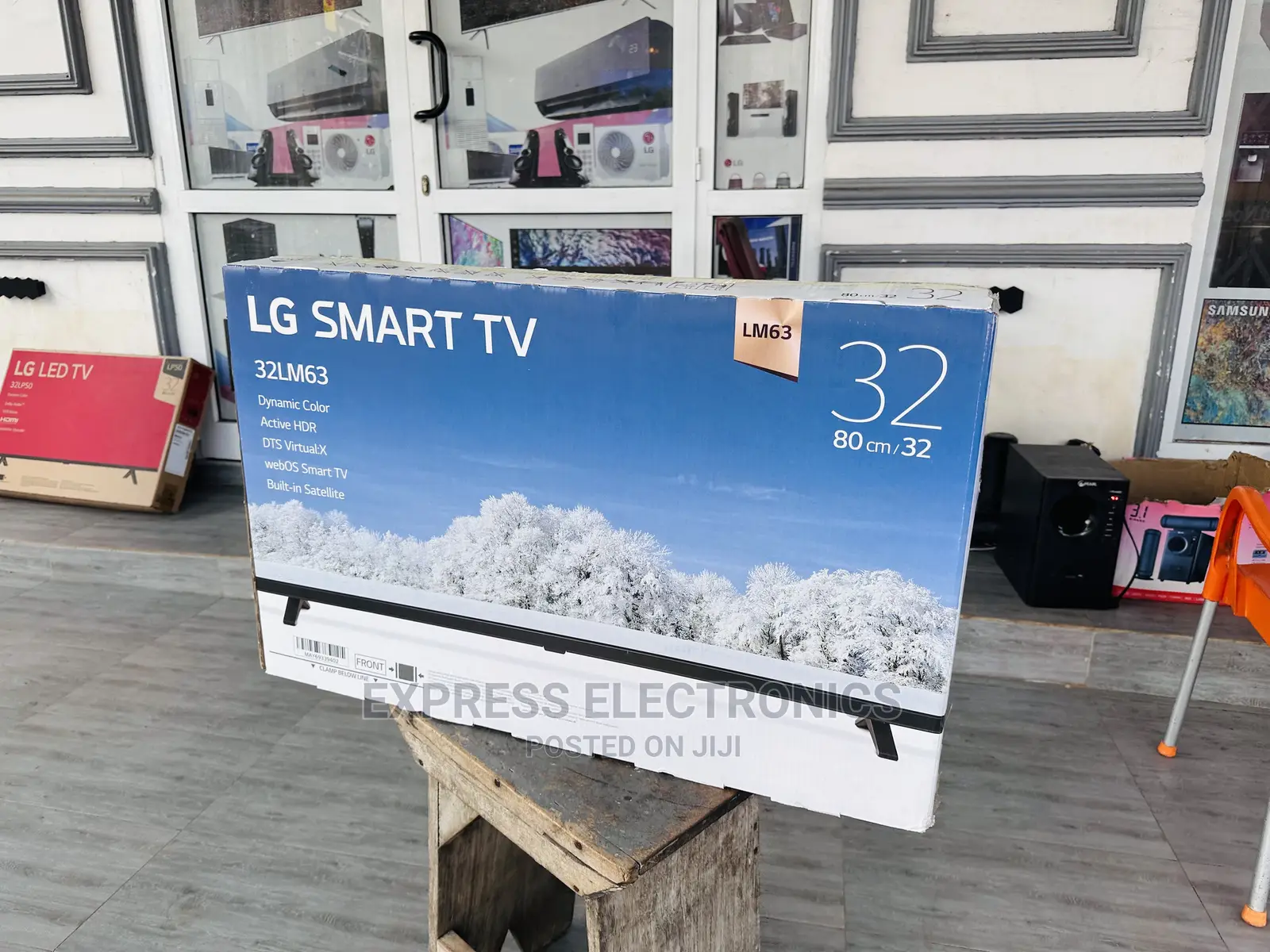 Brand New Smart FHD Tv  LG LM637 32”