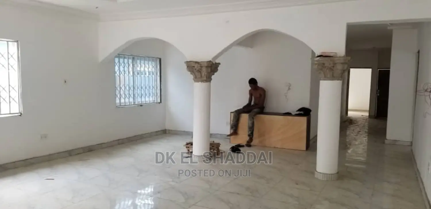 4bdrm House in Pokuase for sale