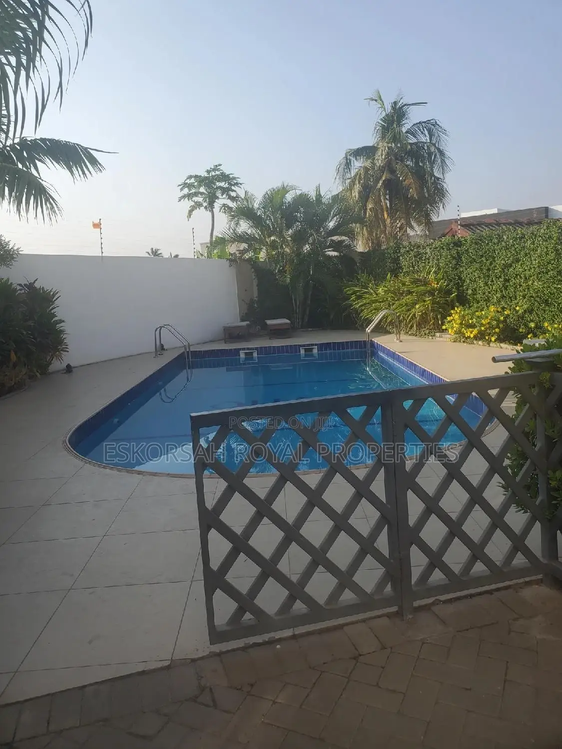 Furnished 3bdrm Apartment in A&C Mall East Legon for rent