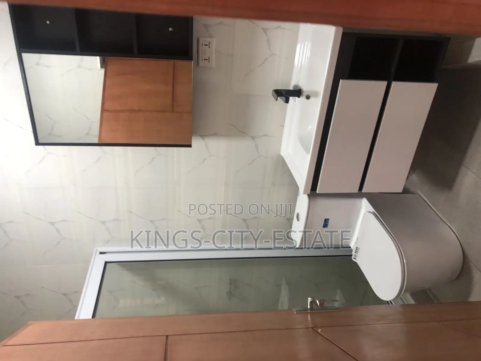 4bdrm Townhouse / Terrace in Kingsby-Area, Achimota for rent