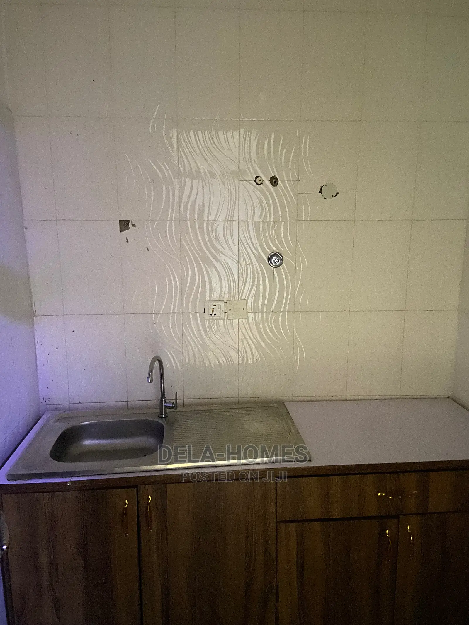 Single Room Sc for Rent at Adenta-Housing Down.