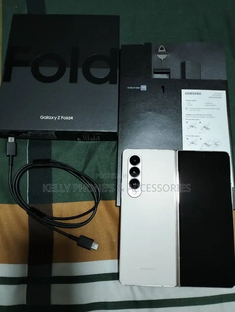 New Samsung Galaxy Z Fold4 256 GB White