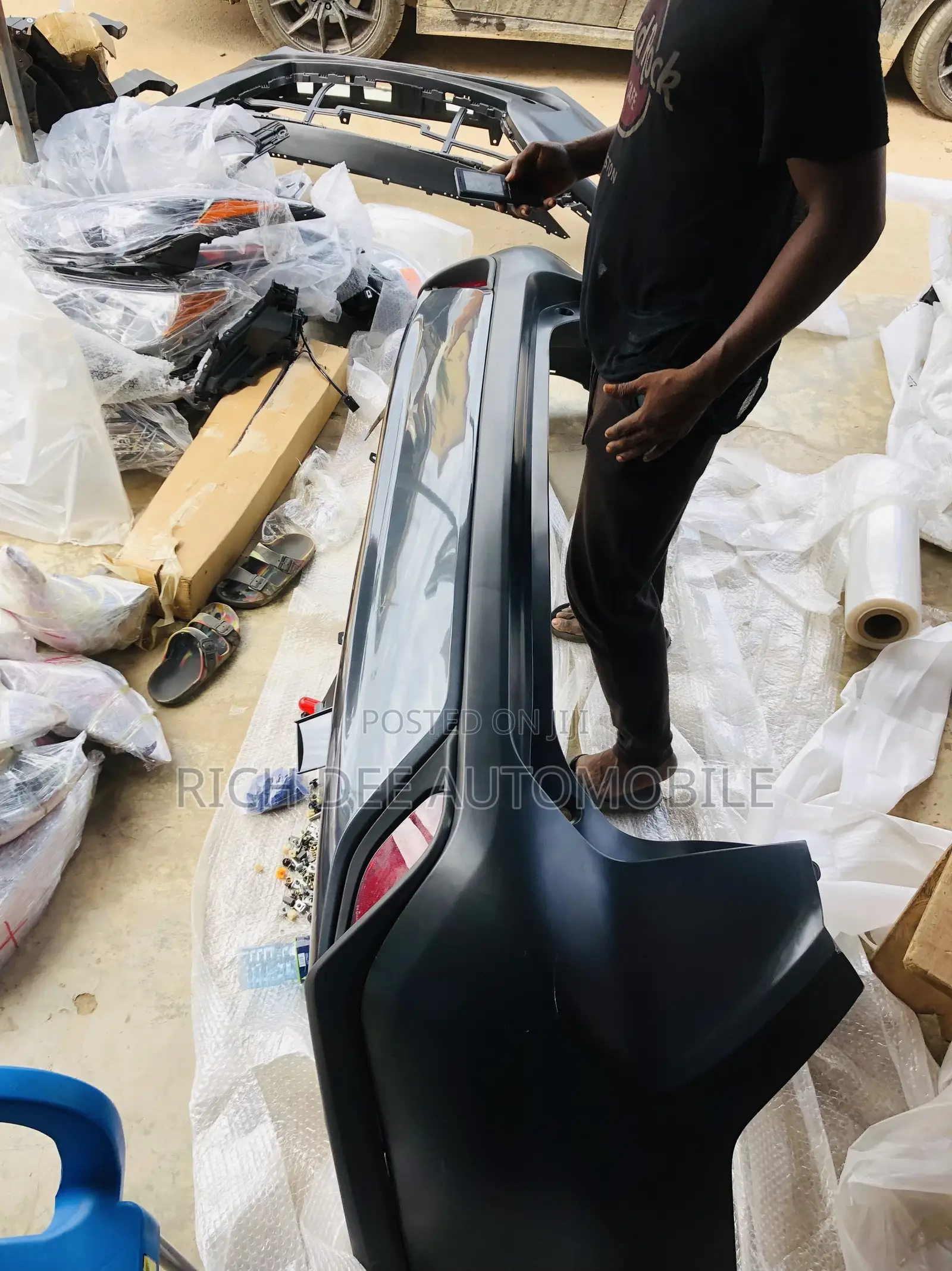 Highlander 2022 Back Bumper Complete