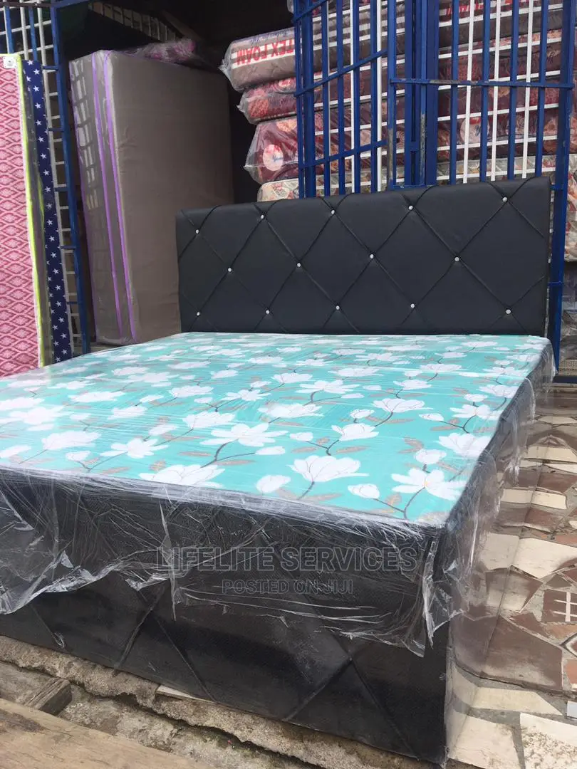 Complete Bed Queen Size(Inbuilt Foam)